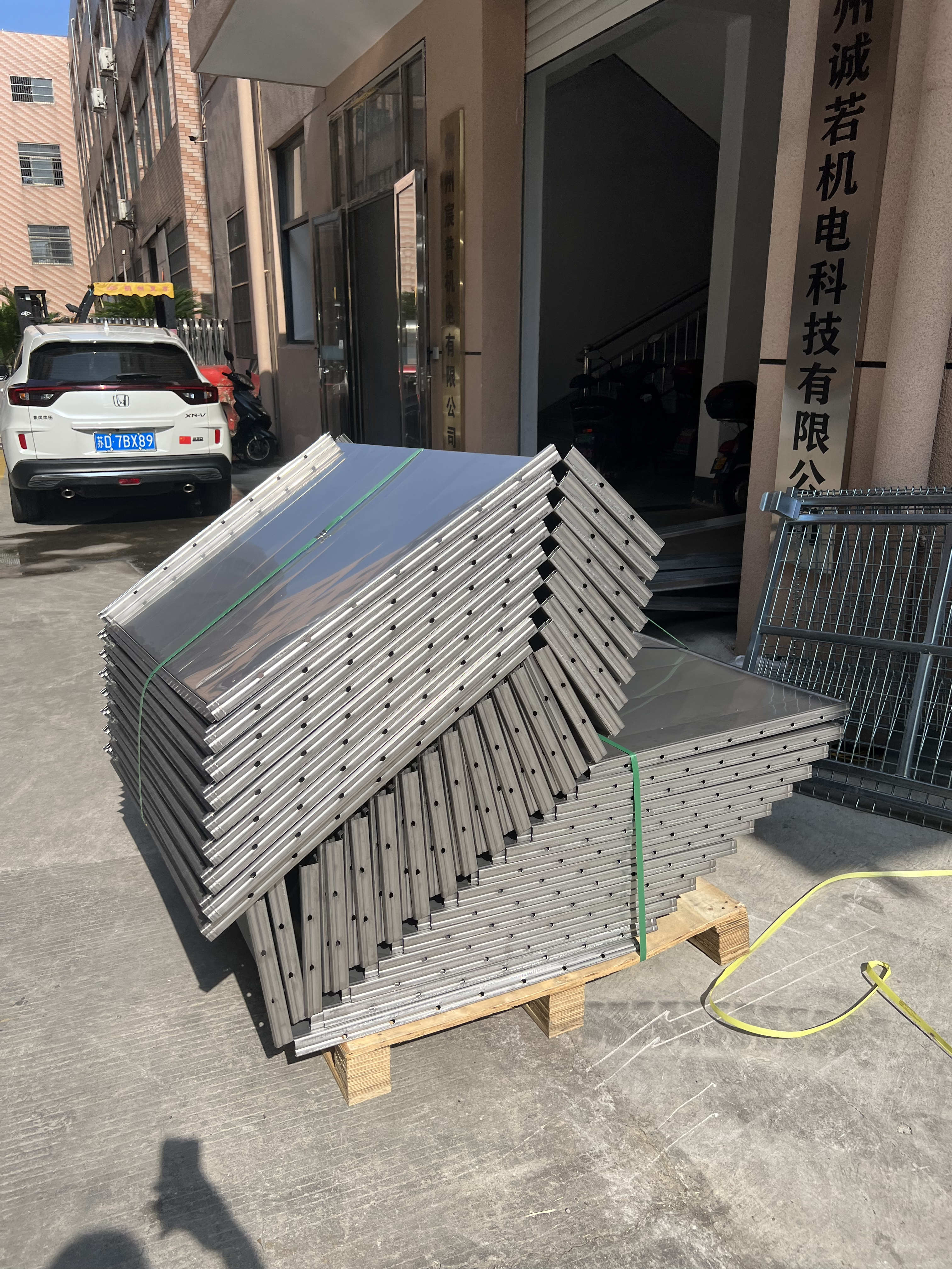 不銹鋼共板法蘭風(fēng)管被廣泛應(yīng)用的原因